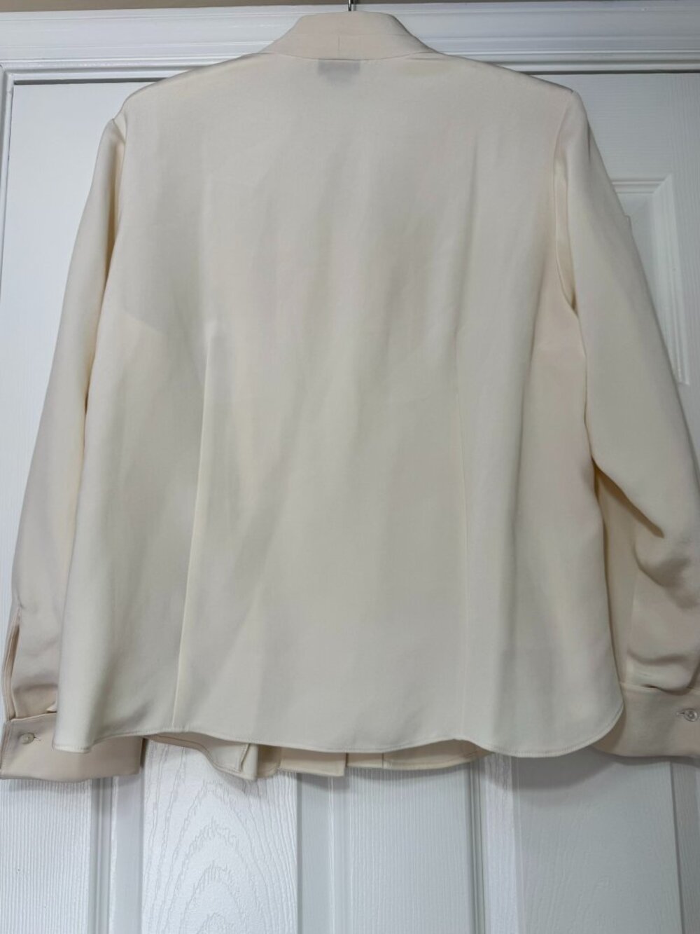 Talbots Classic Quality 100% Silk Cream French Cuff Long Sleeve Blouse Size 16W - Picture 2 of 12